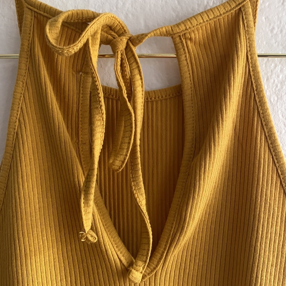 Active USA High Neck Ribbed Tank Size Large - Picture 4 of 5